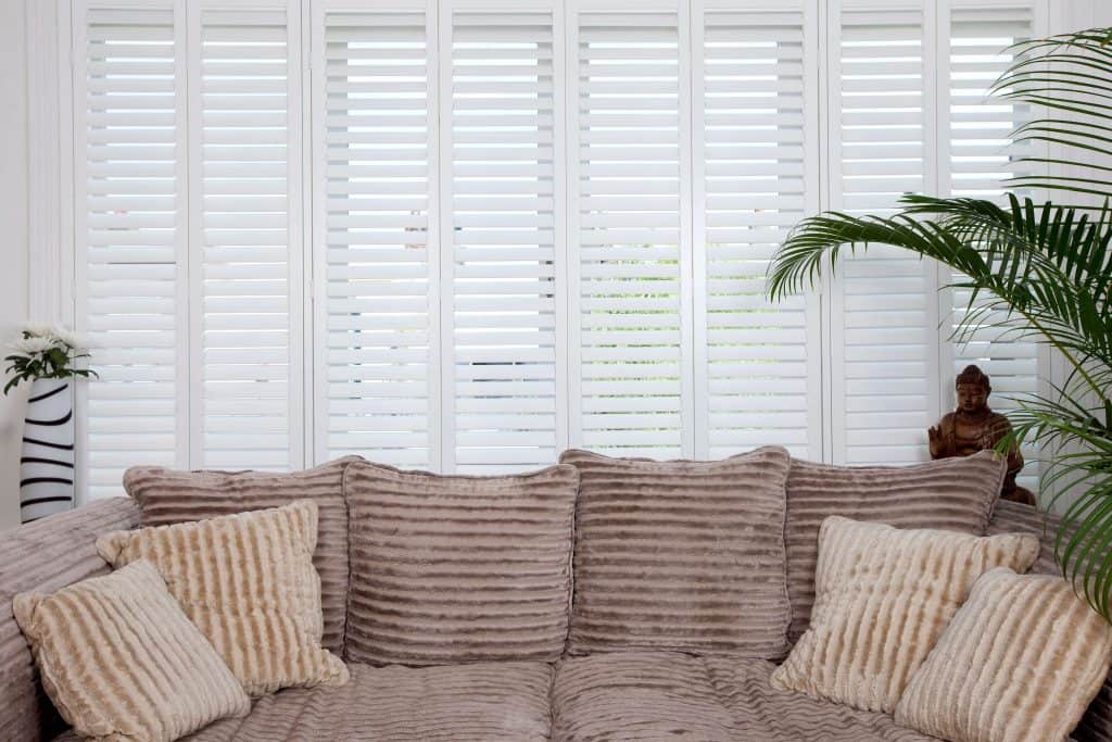 Full length shutter blinds